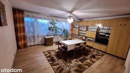 Czteropokojowe mieszkanie na sprzedaż, Borek cena 355 000 zł.
