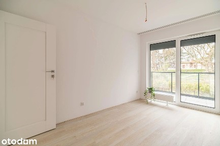 Apartament z narożnymi przeszkleniami i tarasem 22,55 m²