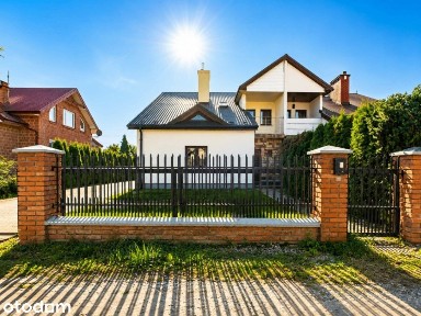 Rodzinny dom z ogrodem i garażem Trablice-Radom