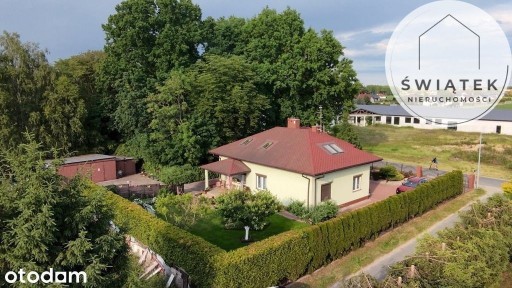 Przestronny dom z pięknym ogrodem i dużą działką