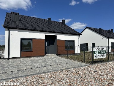 Nowe wolnostojące domy parterowe w Konarzewie