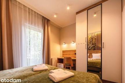 Komfortowy dwupokojowy apartament z parkingiem.