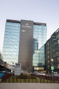 Wynajem biura w Warszawie: Znajdź 4-osobową powierzchnię biurową w lokalizacji Regus Park Avenue