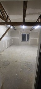 Lokal na magazyn lub produkcję również głosną.