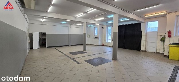 Przestronny lokal usługowo-handlowy na parterze