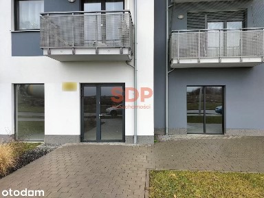 Lokal 136 m2, witryna, wejście z ulicy, parking.