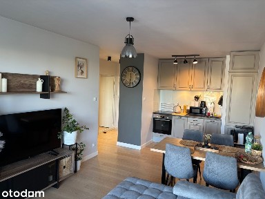 Umeblowane 42 m² przy metrze Trocka | duży balkon | bez pośredników