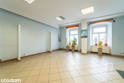 lokal 50,4 m2 ścisłe centrum B-B, ruchliwa ulica