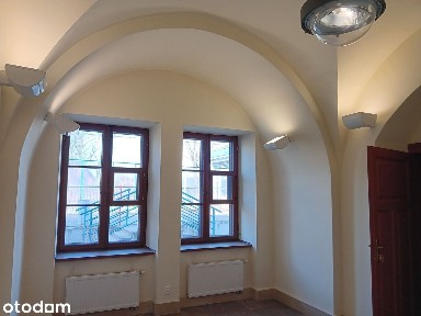 Lokal biurowy o pow. 41,95 m2 w budynku PKP Radziwiłłów