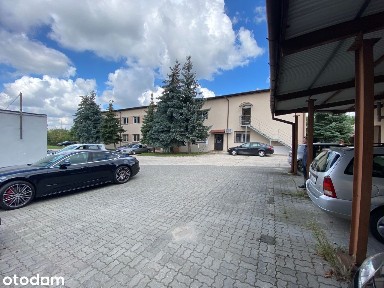 Lokal centrum miasta z parkingiem