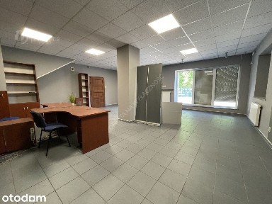 Budynek usługowo-handlowy z częścią mieszkalną