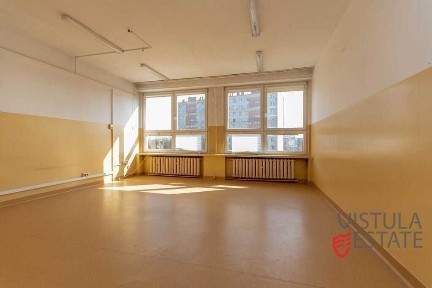 Budynek 2500 m2 + działka 1700 m2