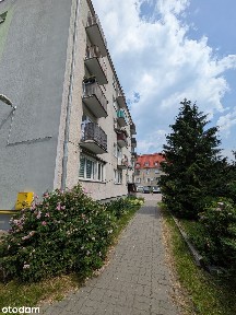 Mieszkanie 36,50 m² z piwnicą, balkonem i murowanym garażem ul. Okrzei