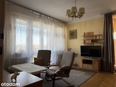 Lenartowicza / M z widokiem na bulwary / Piwnica