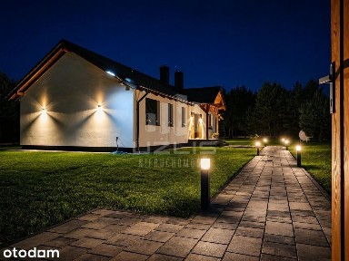 Nowoczesny dom, bliskość lasów i jezior
