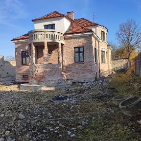 Pałacyk na sprzedaż