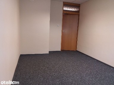Biuro z parkingiem i recepcją 24h na dobę 200m2
