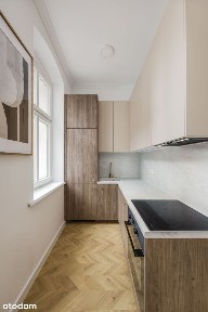 Stylowe mieszkanie w odnowionej kamienicy !