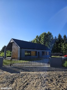 Wolnostojący dom z garażem w spokojnej okolicy