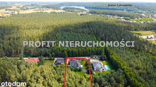 Nowoczesny dom z dużą działką blisko jeziora