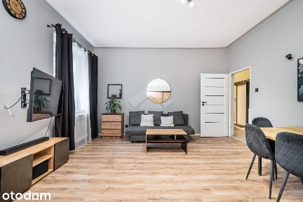 4-pokojowe mieszkanie w kamienicy z balkonem!