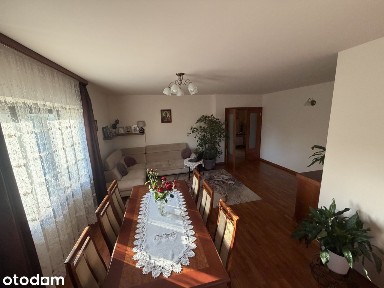 Wolnostojący dom z piwnicą w świetnej lokalizacji! (WKD 250 m)