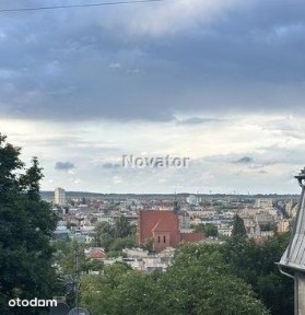 Apartament z miejscem postojowym w hali garażowej.