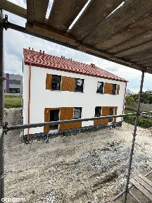 Trzy pokoje na 1. piętrze w centrum Miejskiej Górki | 77,12 m²