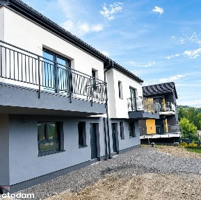 PÓŁ BLIŹNIAKA Z OGRÓDKIEM 228 M, WIDOKOWE Z BALKON