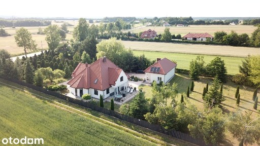 Dom- wysoki standard,zadbany piękny duży ogród.