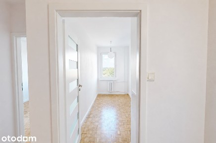43,8 m² | 3 pokoje | loggia | Stegny | piętro 9 | widok po horyzont