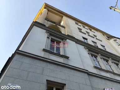 Duże biuro przy plantach, winda, klimatyzacja.