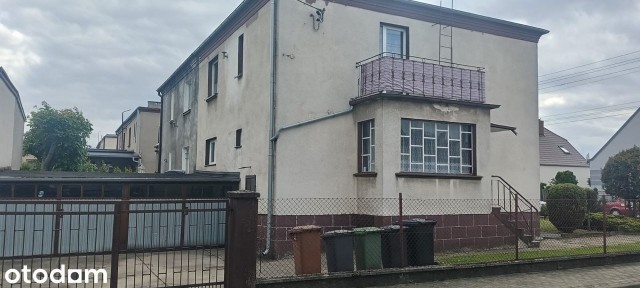 4 pokoje, 2 łazienki, 2 kuchnie Garaż piwnica duże podwórko os. Sławno
