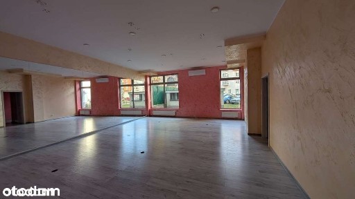 Lokal w Centrum z witryną i parkingiem, szkoła tańca, fitness