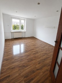 Nowa cena 229 000 Mieszkanie 43,6 m2 Jelenia Gora Osiedle Robotnicze do remontu