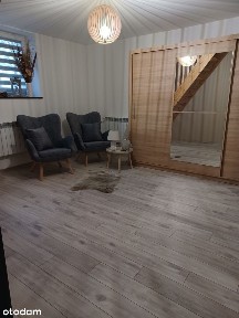 Wolnostojący dom z garażem w spokojnej okolicy