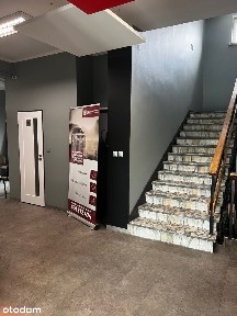 Biuro z dużym bezpłatnym parkingiem blisko Centrum