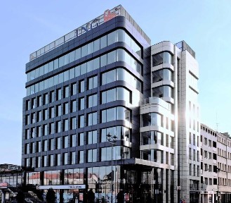 Umeblowane biuro Zwycięstwa 52 centrum Gliwic 590 m2 z przeszklonym tarasem, parking, biurowiec z ochroną