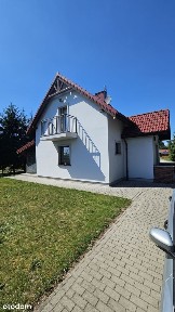 Dom wolnostojący z garażem w okolicy lasu