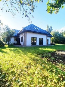 Dom blisko Obornik dla dwóch rodzin (bez sąsiadów)możliwość pro.dział.gospodarcze