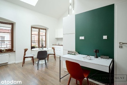 Loft Above the Rooftops for quiet living