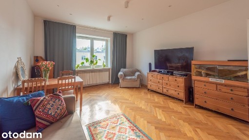0% prowizji. Dwustronne: 2 pokoje z balkonem przy Iluzjonie.