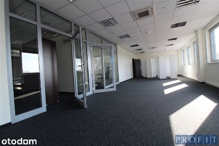 Komfortowe biuro 173 m2, duży parking.