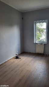 Lokal biurowy w biurowcu z parkingiem i witryną