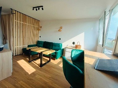 Do wynajęcia świeżo wyremontowana kawalerka na Zabobrzu, piękna i wyposażona w nowe sprzęty. wydzielona strefa garderoby