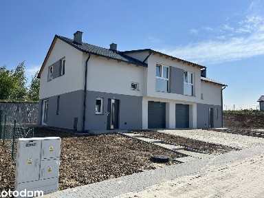 Dom z garażem w spokojnej wsi