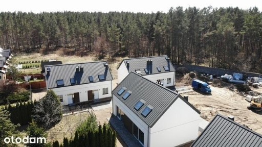 Nowoczesne, energooszczędne domy z pompą ciepła Daikin i fotowoltaiką
