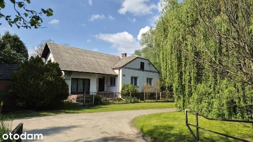 Dom wraz z sadem jabłoniowym