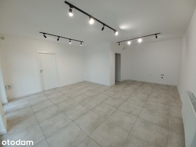 Nowy Bażantów, 51 m2, lokal usługowy z witryną