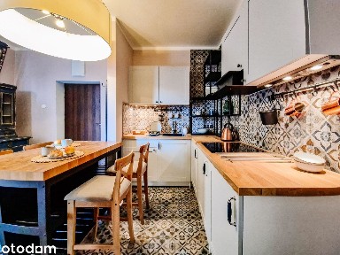 Klimatyczne | Nowe mieszkanie po remoncie | 27 m² | balkon | winda